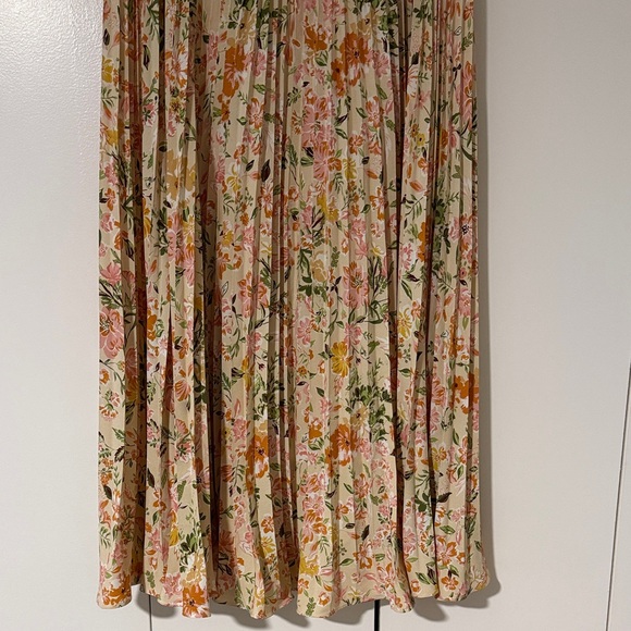 Skies Are Blue Floral Pleated Maxi Skirt - Picture 6 of 6